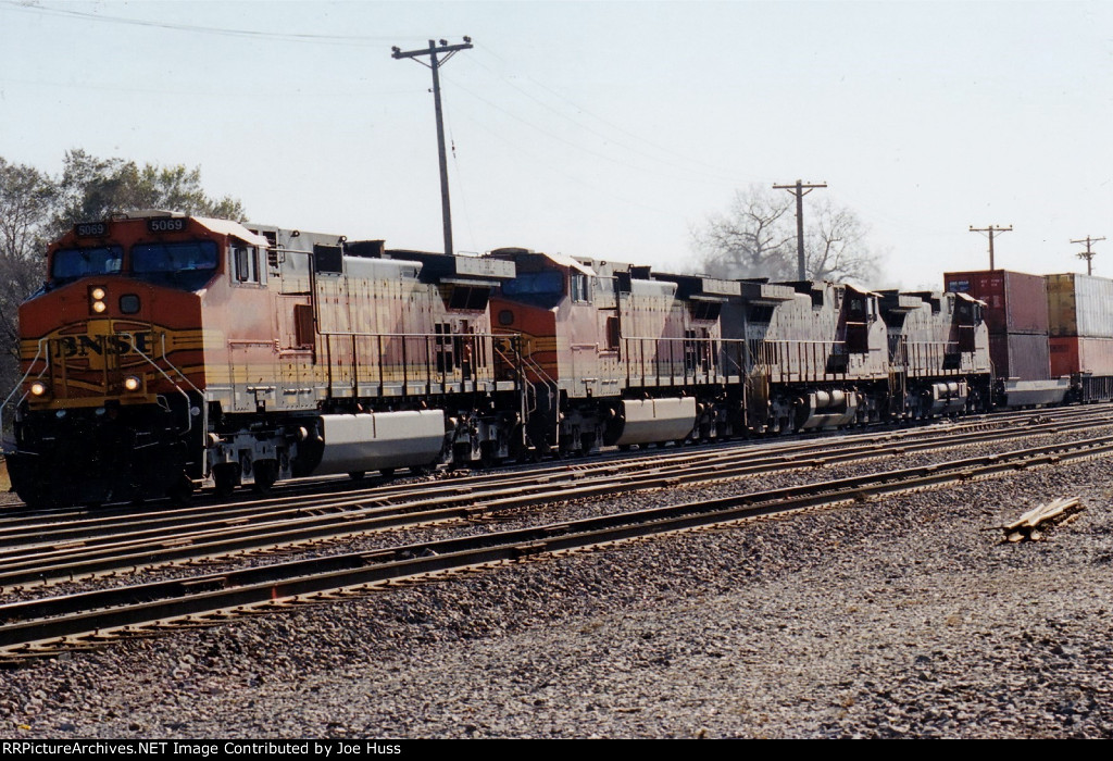 BNSF 5069 West